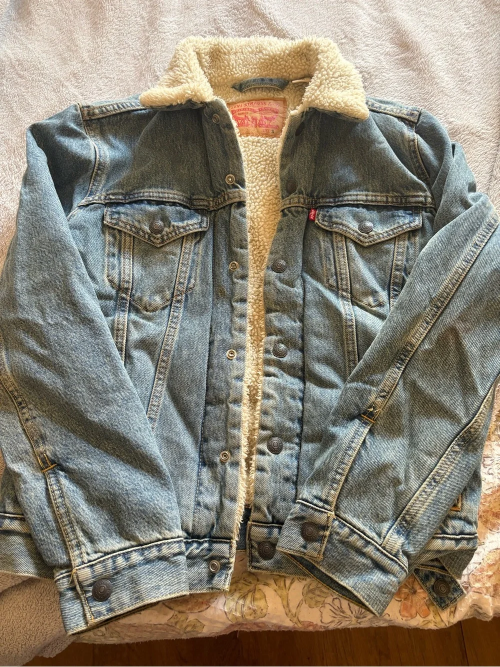 Levi's Light Blue Denim Jacket with Cream Sherpa Collar - Picture 2 of 4